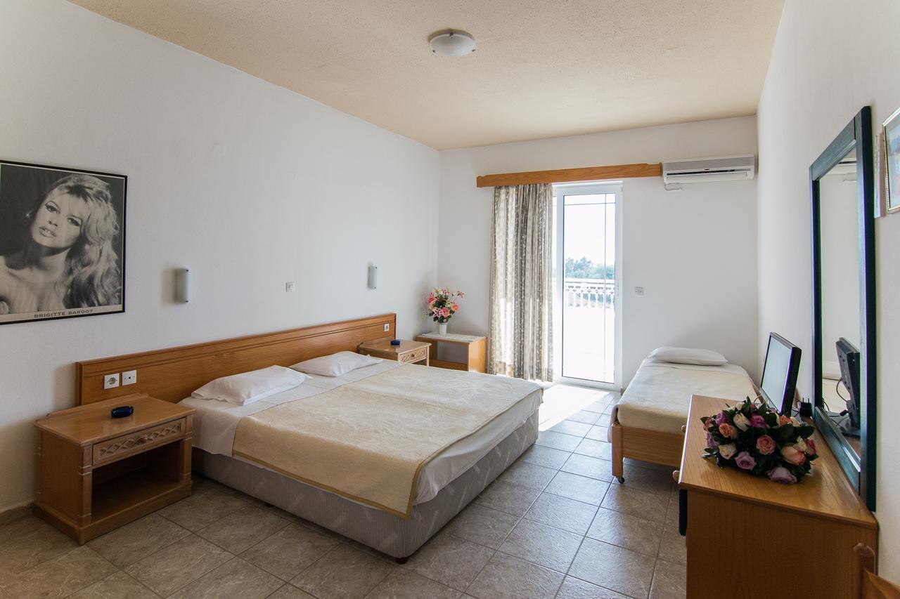 Faliraki Dream Studios & Apartments ภายนอก รูปภาพ